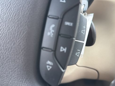 Used 2011 Buick Lucerne CXL FWD image 30