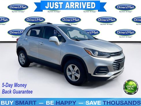 Used 2020 Chevrolet Trax LT w/ LT Convenience Package AWD/4WD image 1