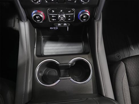 Used 2024 GMC Yukon XL SLE w/ Gmc Pro Safety Plus Package image 24