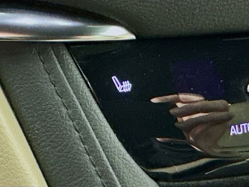 Used 2018 Cadillac XT5 Base image 22