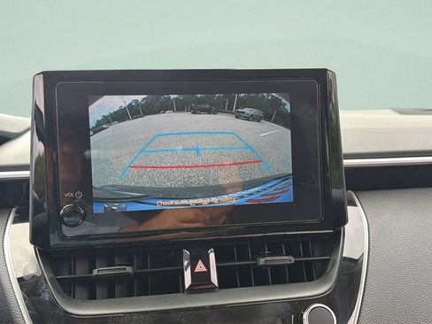 Used 2025 Toyota Corolla LE FWD image 15