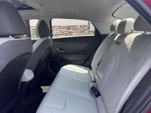 Used 2022 Hyundai Elantra Limited w/ Cargo Package FWD image 15