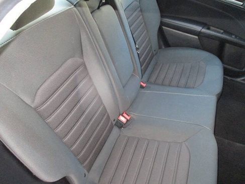 Used 2020 Ford Fusion SE FWD image 25