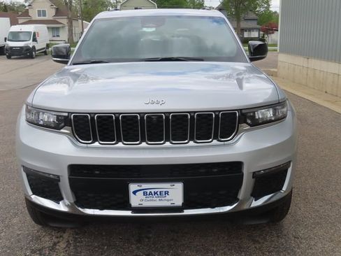 Used 2025 Jeep Grand Cherokee L Limited w/ Luxury Tech Group II AWD/4WD image 12