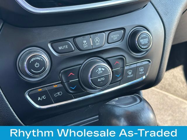 Used 2020 Jeep Cherokee Limited AWD/4WD image 33