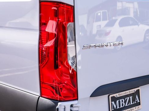 Used 2025 Mercedes-Benz Sprinter 2500 image 6