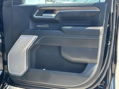 Used 2024 Chevrolet Silverado 1500 High Country w/ High Country Premium Package AWD/4WD image 27