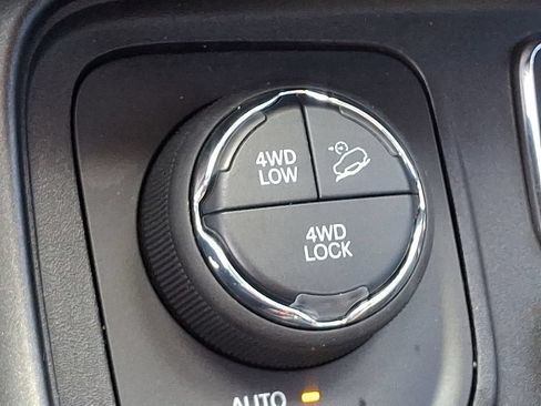 Used 2018 Jeep Compass Trailhawk w/ Navigation Group AWD/4WD image 25