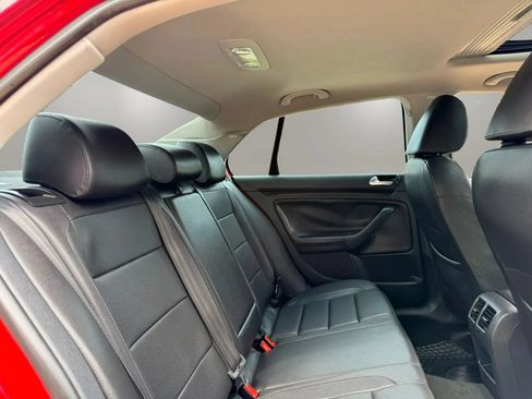 Used 2010 Volkswagen Jetta Wolfsburg Edition FWD image 19