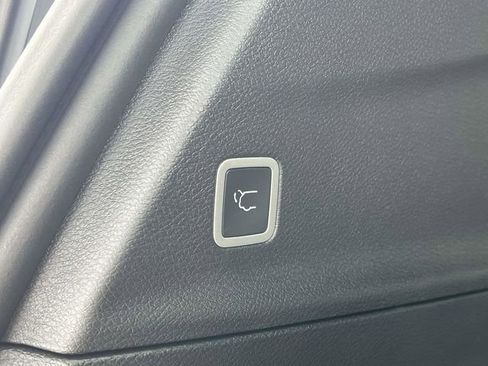 New 2026 Chrysler Pacifica Limited image 19