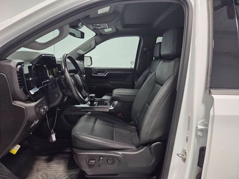 Used 2023 Chevrolet Silverado 1500 LTZ w/ LTZ Convenience Package II AWD/4WD image 13