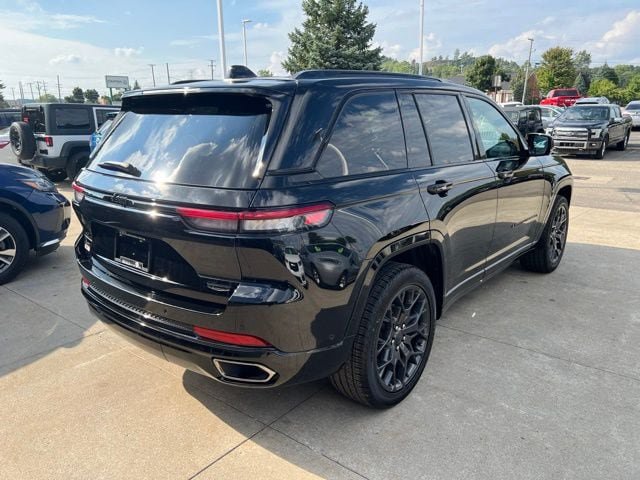 Used 2025 Jeep Grand Cherokee Summit w/ Obsidian Package AWD/4WD image 6