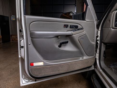 Used 2005 Chevrolet Silverado 3500 LT w/ Heavy-Duty Power Package image 30