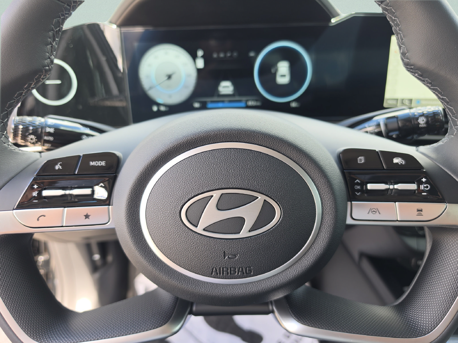 New 2026 Hyundai Elantra Limited FWD image 36