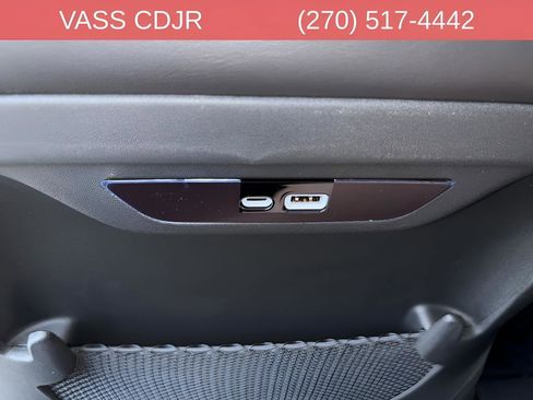 New 2026 Chrysler Pacifica Select image 31