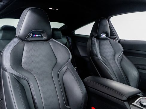 Used 2025 BMW M4 Coupe image 31