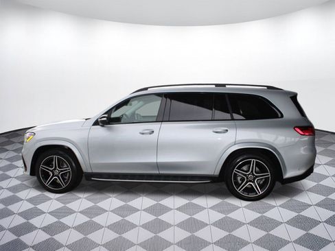 Used 2026 Mercedes-Benz GLS 450 4MATIC image 2