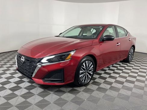 Used 2025 Nissan Altima 2.5 SV image 5