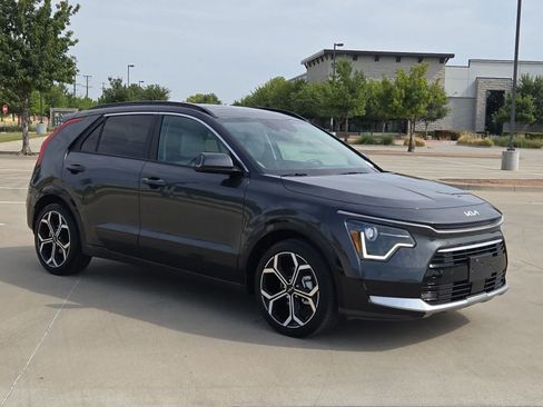 Certified 2024 Kia Niro EX Touring FWD image 8