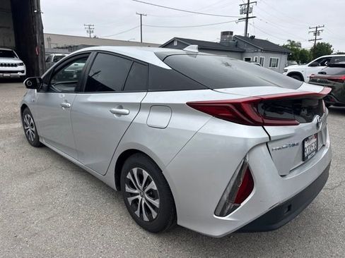 Used 2022 Toyota Prius Prime XLE FWD image 7