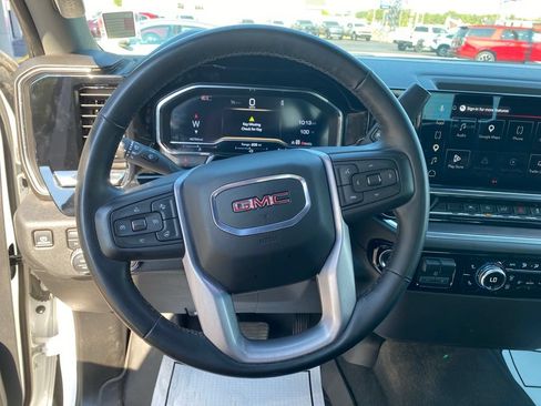 Used 2025 GMC Sierra 1500 SLT AWD/4WD image 19