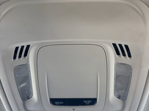 Used 2022 Buick Envision Preferred image 61