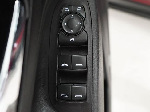 Used 2020 Chevrolet Equinox Premier FWD image 28