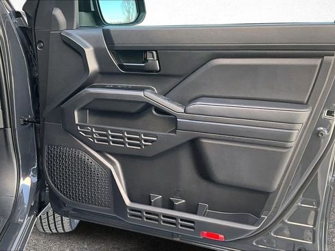 Used 2025 Toyota Tacoma SR image 23