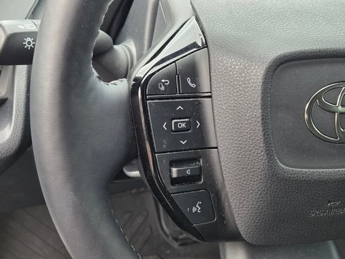 Used 2025 Toyota Prius FWD image 25