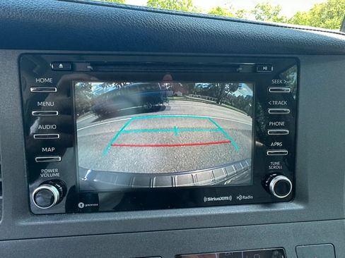 Used 2018 Toyota Sienna XLE Premium FWD image 15