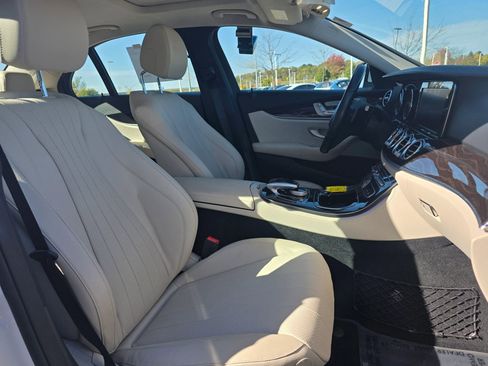 Used 2018 Mercedes-Benz E 300 image 7