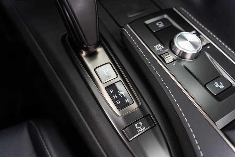 Used 2024 Lexus LC 500 Convertible w/ Touring Package RWD image 98