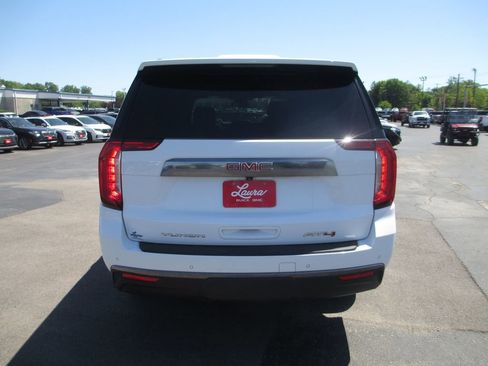 Used 2024 GMC Yukon XL AT4 w/ Technology Package AWD/4WD image 7