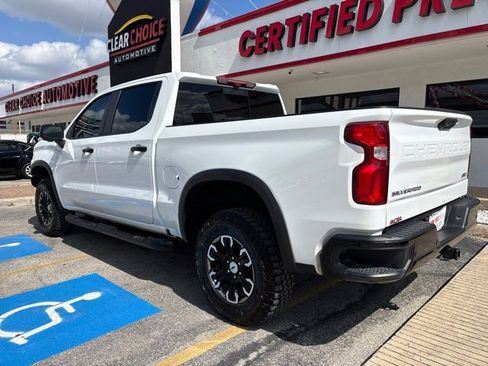 Used 2025 Chevrolet Silverado 1500 ZR2 w/ Technology Package image 3