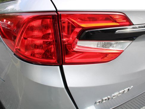 Used 2021 Honda Odyssey EX-L image 32