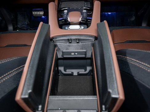 New 2026 Mercedes-Benz GLE 53 AMG AMG®53 4MATIC+® SUV image 25