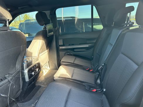Used 2020 Ford Expedition XLT image 18