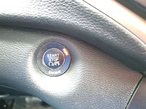 Used 2015 Jeep Cherokee Limited image 29