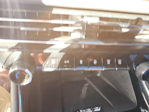 Used 2025 Chevrolet Traverse Z71 w/ Driver Confidence Package image 16