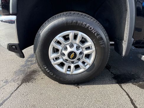 Used 2024 Chevrolet Silverado 2500 LT image 28