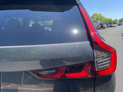 Used 2025 Honda CR-V EX-L image 38