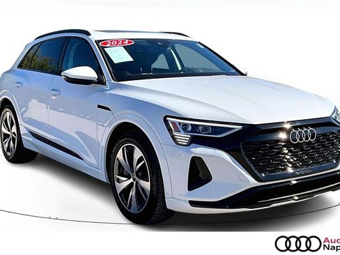 Certified 2024 Audi Q8 e-tron Premium image 1