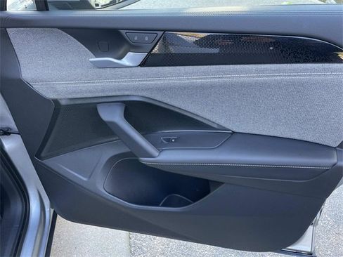 Used 2025 Volkswagen Tiguan S image 26