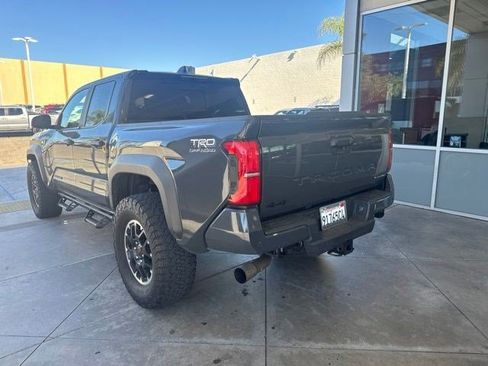 Used 2024 Toyota Tacoma TRD Off-Road w/ TRD Off Road Upgrade Package AWD/4WD image 10
