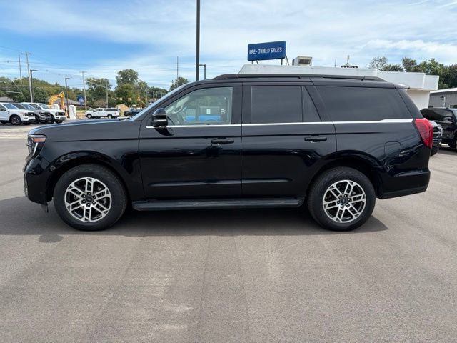Certified 2025 Ford Expedition Active AWD/4WD image 11