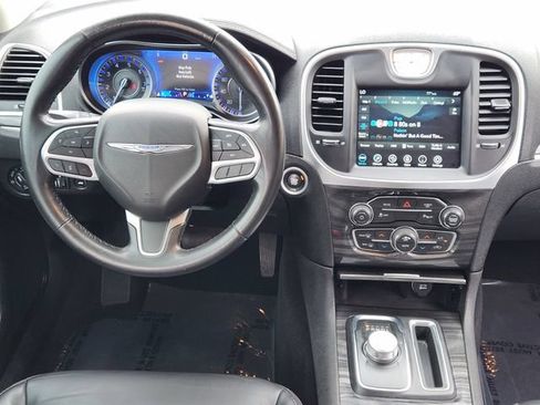 Used 2021 Chrysler 300 Touring L RWD image 27