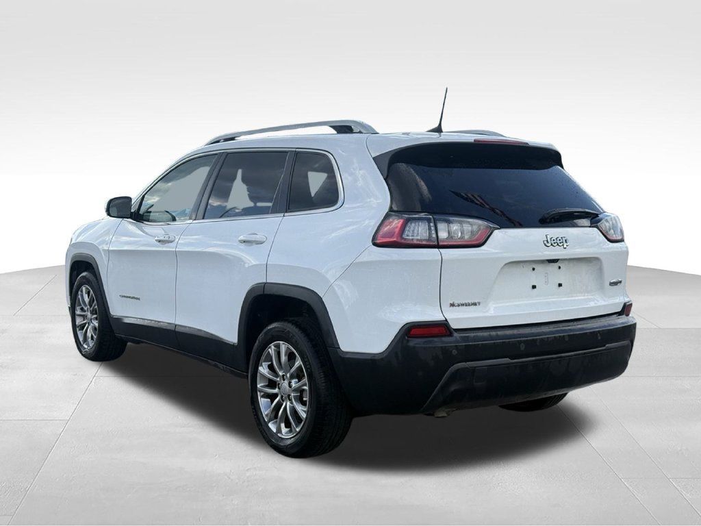 Used 2021 Jeep Cherokee Latitude Plus w/ Sun & Sound Group FWD image 3