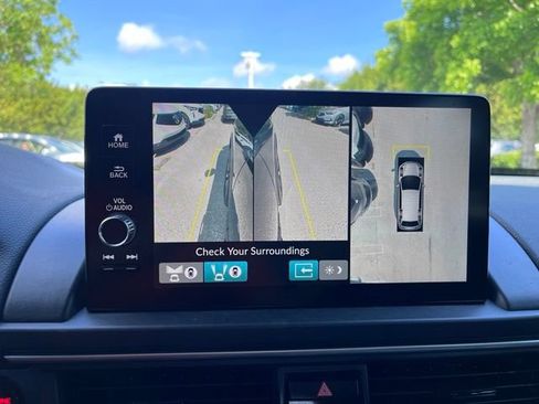 Used 2023 Honda Pilot Elite image 15
