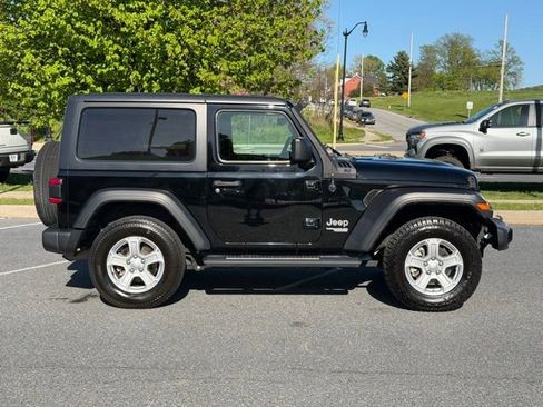 Used 2021 Jeep Wrangler Sport AWD/4WD image 16