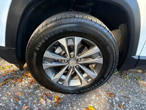 Used 2025 Chevrolet Equinox LT image 25